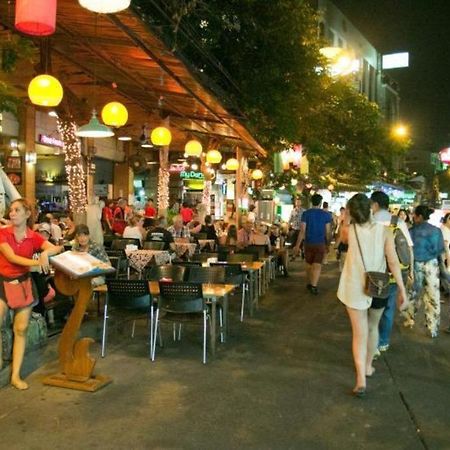 The Street Hostel Bangkok Exterior foto