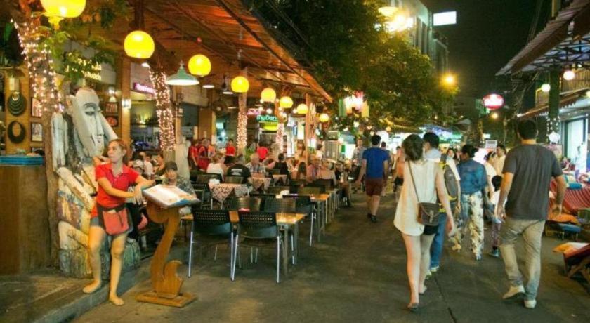 The Street Hostel Bangkok Exterior foto